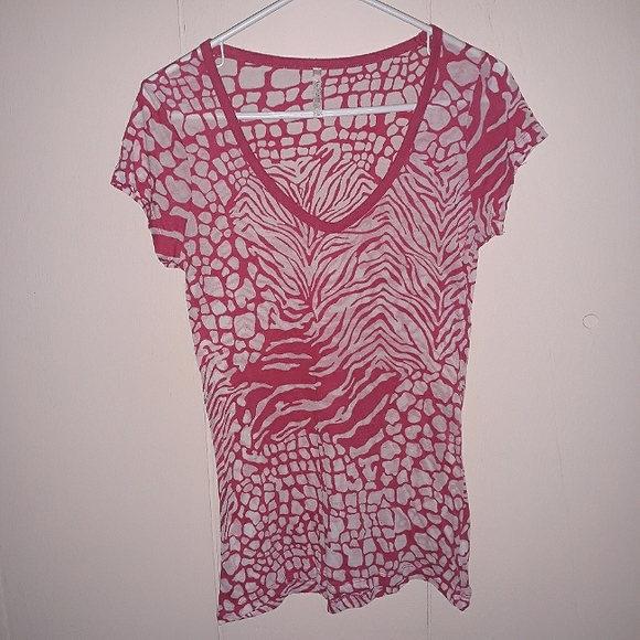 Rue21 Tops - Rue21 red animal print short sleeve blouse size Large